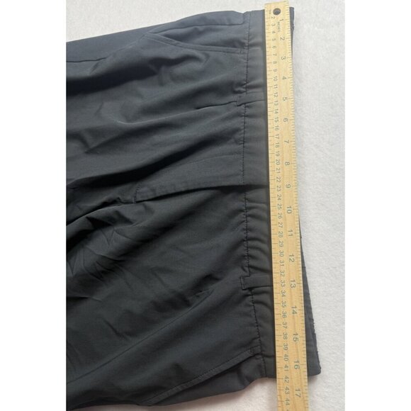 Womens Shorts - Picture 6 of 9